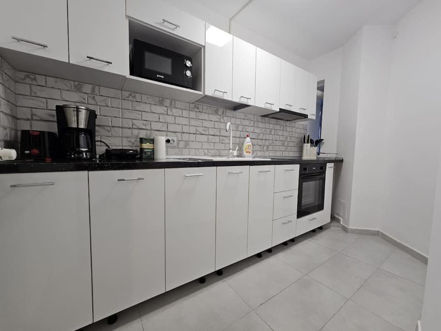 Ultra Central Luxury 3Br 2Bath Apt & Amazing Views Бухарест Екстер'єр фото